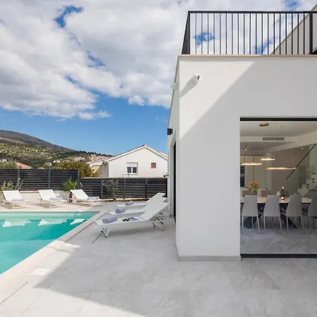 New! Brilliance Heated Pool 50 M2, Sea View Vila Vranjic
