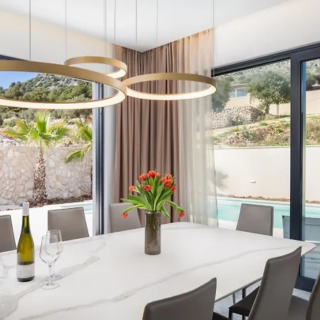 New! Brilliance Heated Pool 50 M2, Sea View Vila